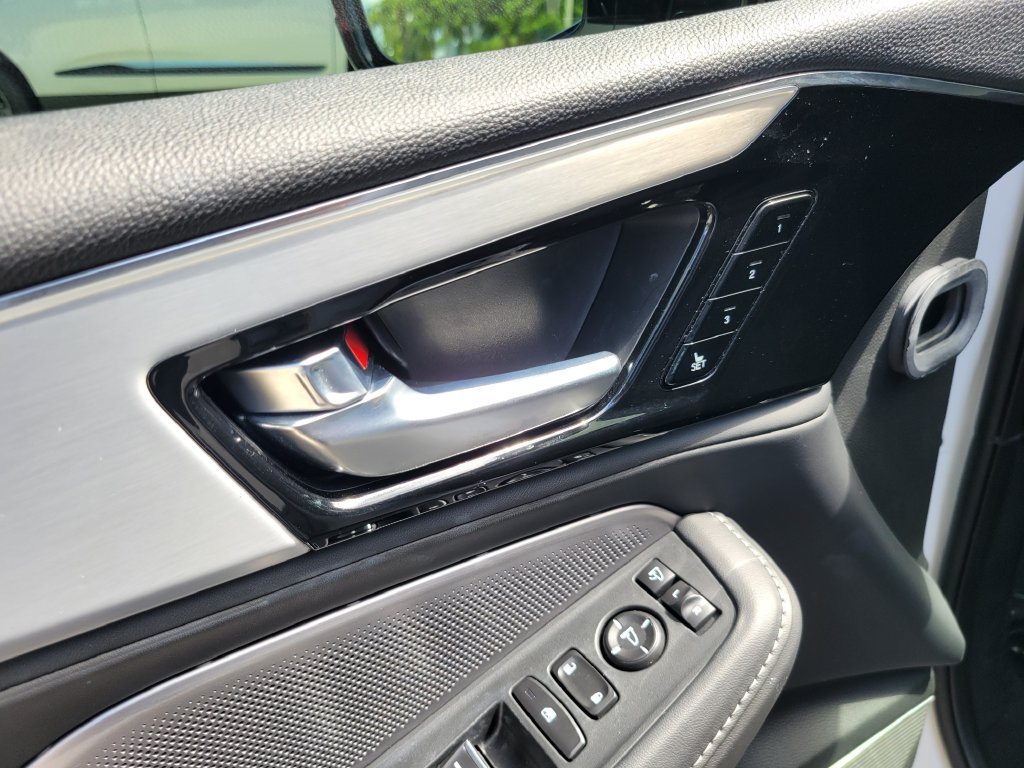 Certified 2025 Acura MDX w/ Technology Package FWD image 21
