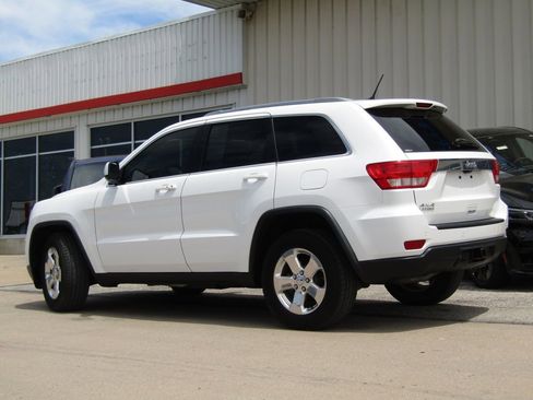 Used 2013 Jeep Grand Cherokee Laredo AWD/4WD image 10