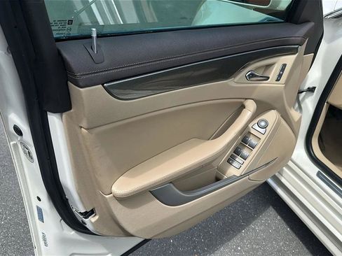 Used 2013 Cadillac CTS Luxury RWD image 20