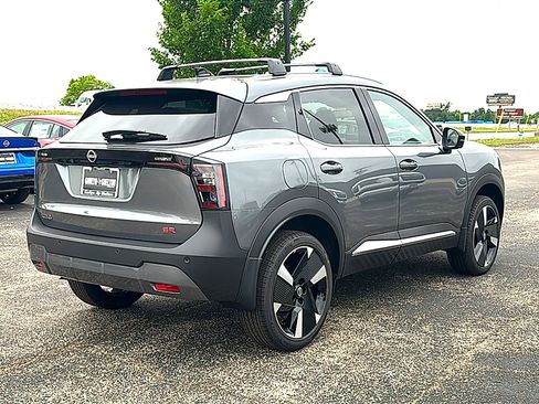 New 2026 Nissan Kicks SR w/ Cold Weather Package FWD image 8