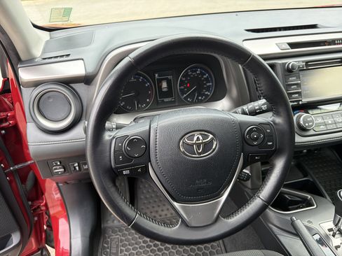 Used 2017 Toyota RAV4 XLE FWD image 24