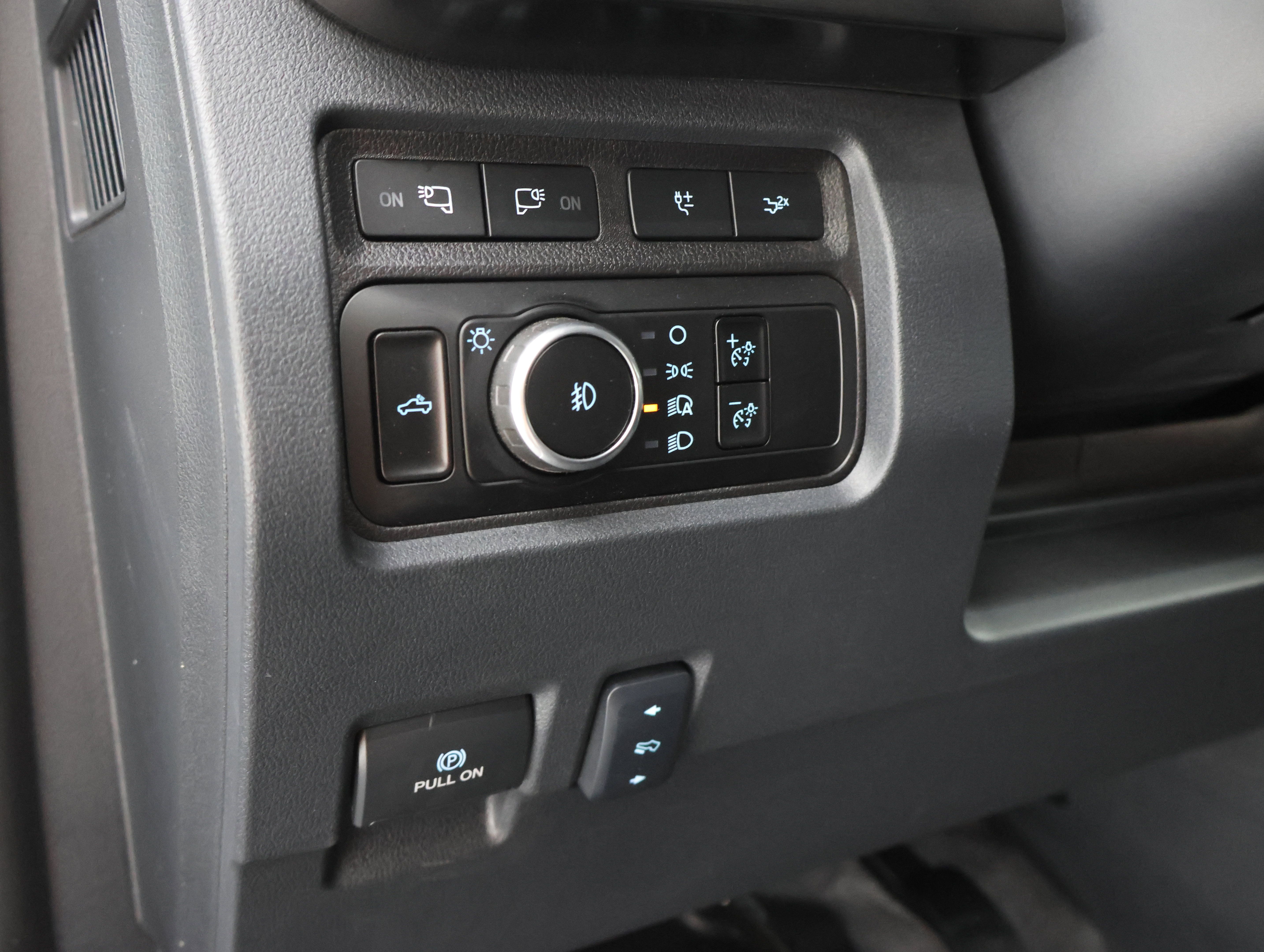 Used 2024 Ford F350 Lariat w/ Sport Appearance Package AWD/4WD image 47