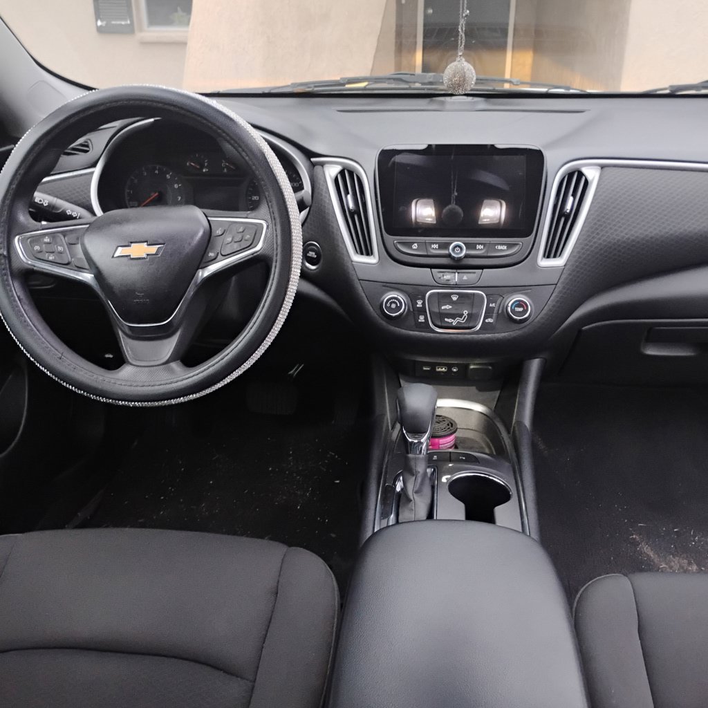 Used 2021 Chevrolet Malibu LS FWD image 7