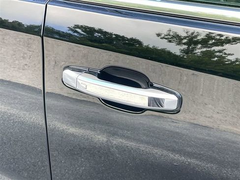 Used 2024 Chevrolet Silverado 1500 LTZ w/ LTZ Premium Package image 35