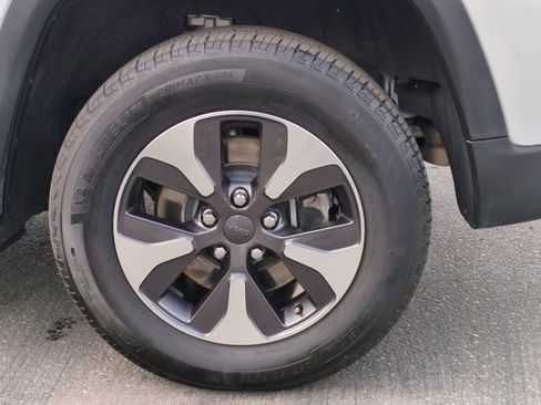 Used 2022 Jeep Grand Cherokee Limited 4xe image 23