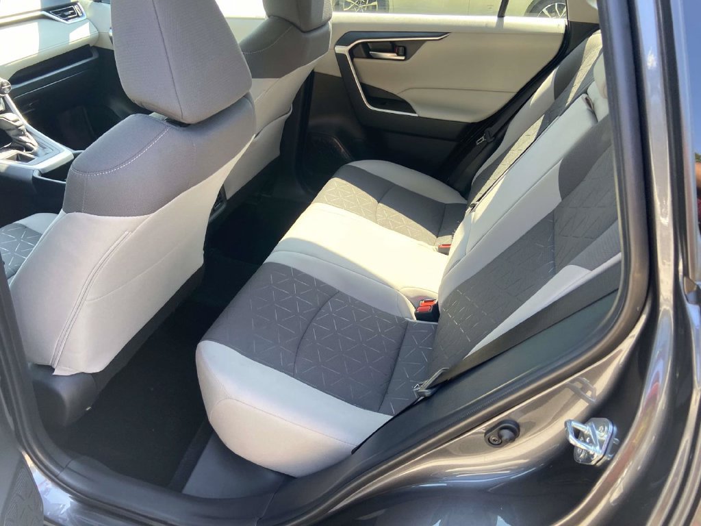 Used 2025 Toyota RAV4 XLE w/ Convenience Package FWD image 19
