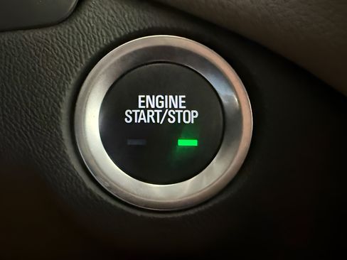 Used 2022 Chevrolet Equinox LS w/ LS Convenience Package FWD image 20