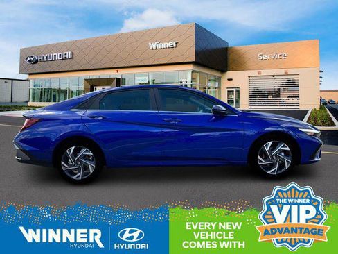 New 2025 Hyundai Elantra SEL image 10
