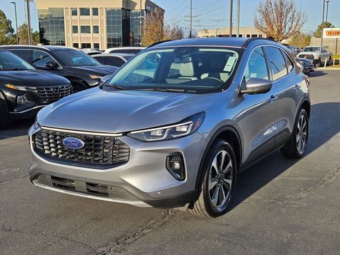 Used 2023 Ford Escape Platinum image 11
