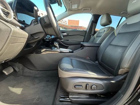 Used 2025 Chevrolet Trax ACTIV w/ Driver Confidence Package image 12