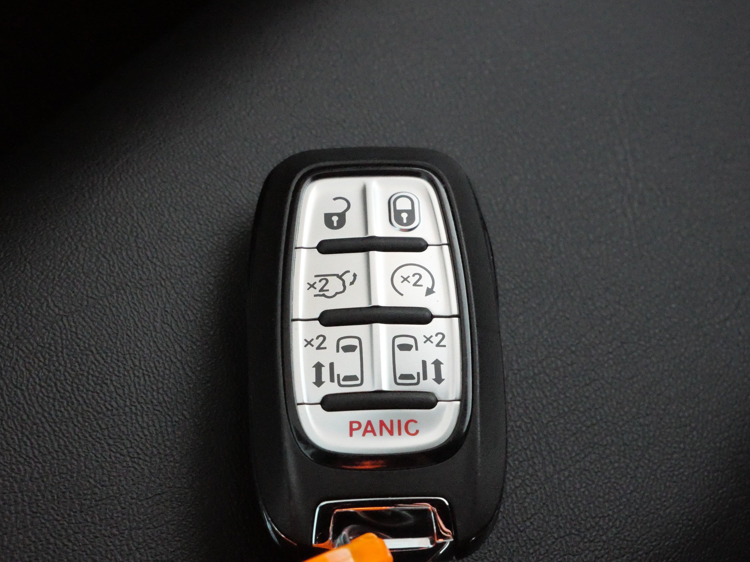 Used 2025 Chrysler Pacifica Select FWD image 33