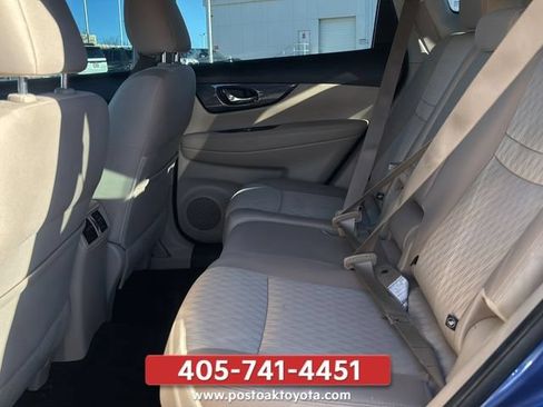 Used 2018 Nissan Rogue SV FWD image 12