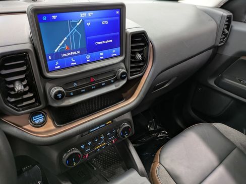 Used 2023 Ford Bronco Sport Outer Banks w/ Tech Package AWD/4WD image 12