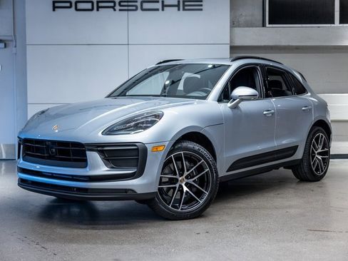 Certified 2025 Porsche Macan image 1