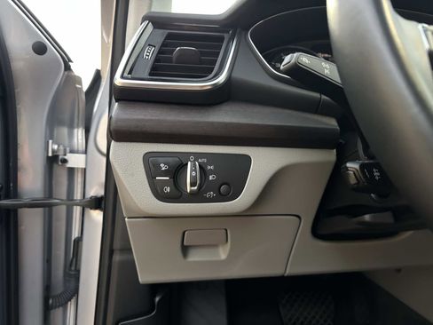 Used 2022 Audi Q5 2.0T Premium w/ Convenience Package image 31