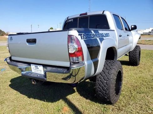Used 2011 Toyota Tacoma PreRunner image 7