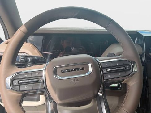 New 2026 GMC Yukon Denali w/ Denali Reserve Package AWD/4WD image 21