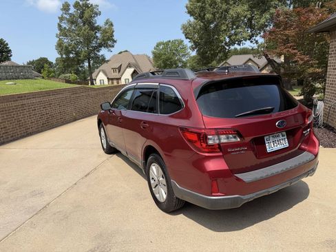Used 2017 Subaru Outback 2.5i Premium AWD/4WD image 12