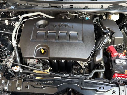 Used 2019 Toyota Corolla LE FWD image 32