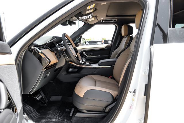 New 2026 Land Rover Range Rover Sport Dynamic SE AWD/4WD image 4