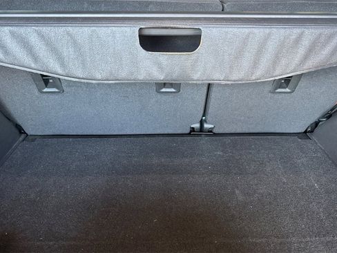 Used 2023 GMC Terrain SLE w/ Driver Convenience Package image 21