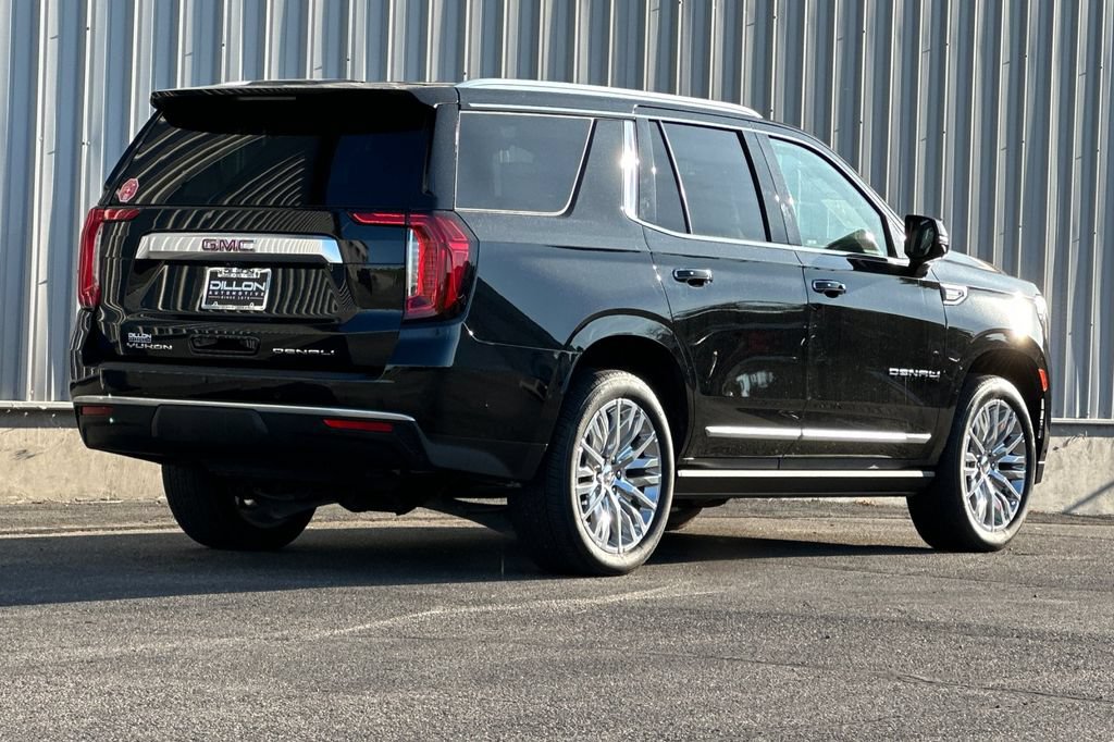Used 2024 GMC Yukon Denali w/ Advanced Technology Package AWD/4WD image 7
