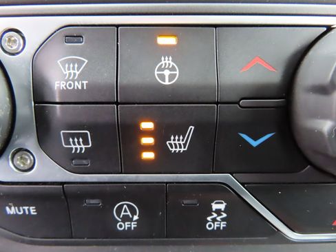 Used 2021 Jeep Wrangler Unlimited Sahara w/ Dual Top Group image 6