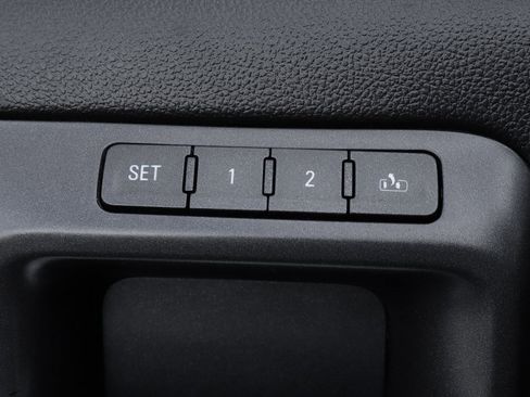 Used 2018 GMC Sierra 1500 SLT image 16