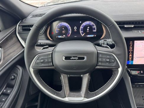 New 2026 Jeep Grand Cherokee Altitude image 12