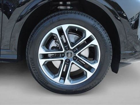 Used 2025 Audi Q5 Premium w/ Convenience Package AWD/4WD image 16