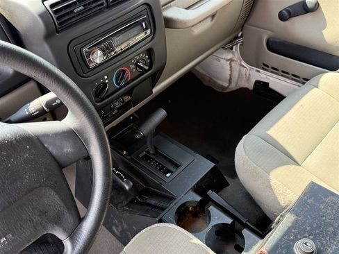 Used 2006 Jeep Wrangler Unlimited Rubicon AWD/4WD image 15