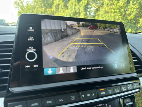 Used 2025 Honda Odyssey EX-L image 22