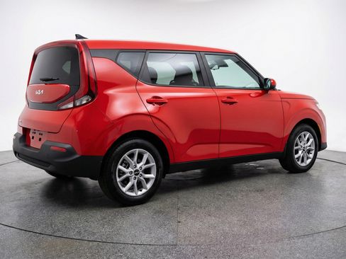 Used 2025 Kia Soul LX w/ LX Technology Package image 9