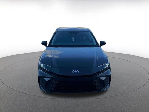 Used 2025 Toyota Camry LE image 4