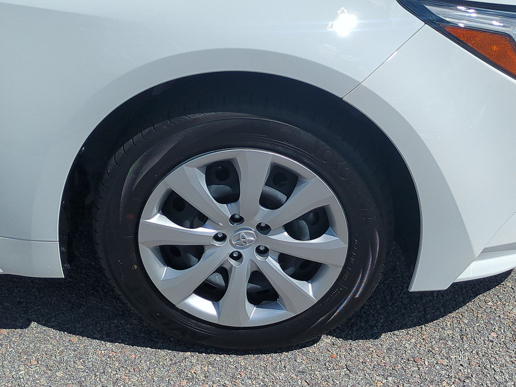Used 2026 Toyota Corolla LE FWD image 10