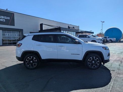 Used 2022 Jeep Compass Latitude w/ Convenience Group image 2