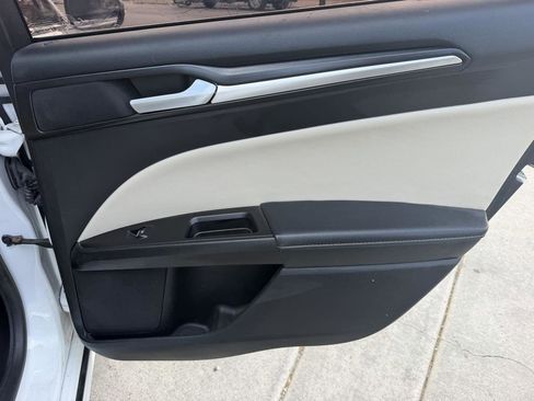 Used 2018 Ford Fusion Titanium AWD/4WD image 26