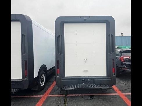 New 2025 Chevrolet Brightdrop 400 image 32