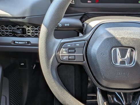 Used 2025 Honda Accord LX image 17