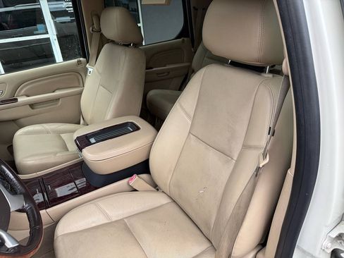 Used 2014 Cadillac Escalade Premium AWD/4WD image 14