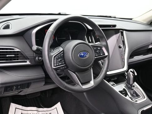 Used 2025 Subaru Outback Touring AWD/4WD image 17