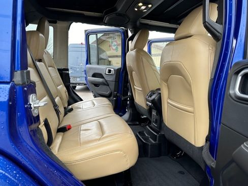 Used 2019 Jeep Wrangler Unlimited Sahara w/ Uconnect 4C Nav & Sound Group AWD/4WD image 13