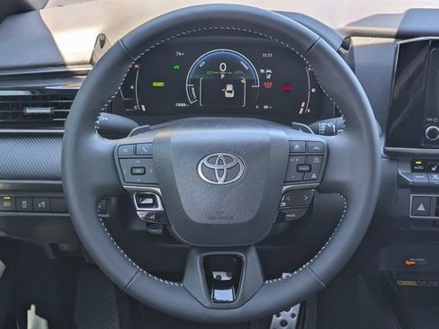 Used 2025 Toyota Camry SE w/ Convenience Package FWD image 20