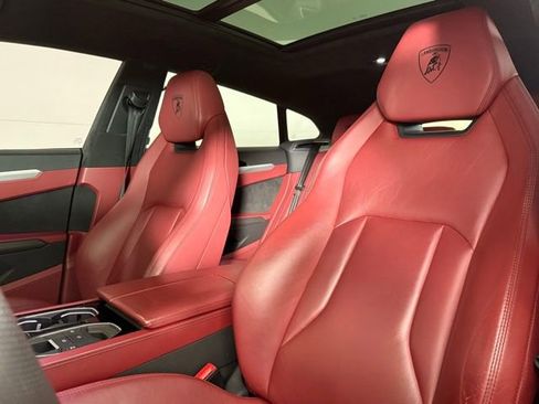 Used 2019 Lamborghini Urus image 16