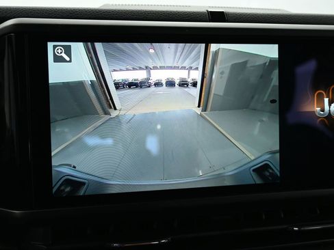 Used 2024 Jeep Gladiator Sport image 11