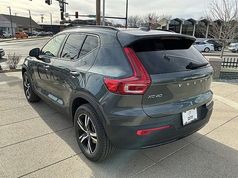 New 2026 Volvo XC40 B5 Core w/ Climate Package image 10