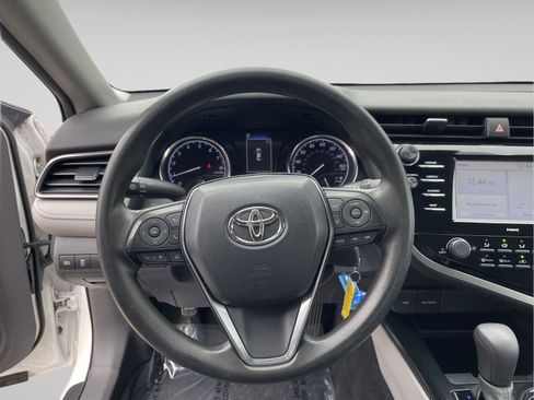 Used 2020 Toyota Camry LE image 20