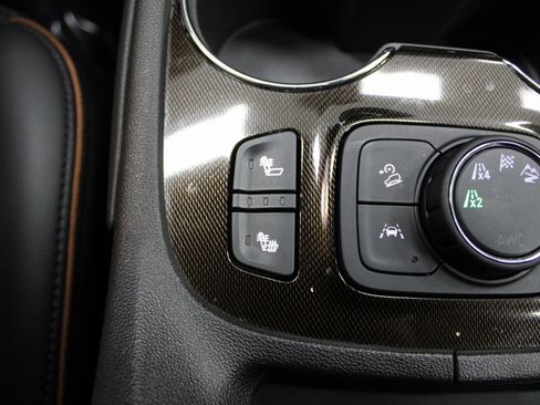 Used 2023 GMC Acadia AT4 image 47