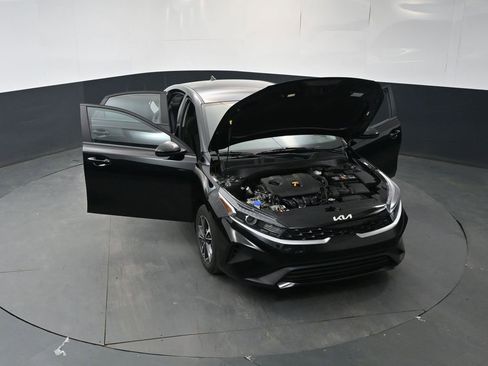 Used 2023 Kia Forte LXS FWD image 17