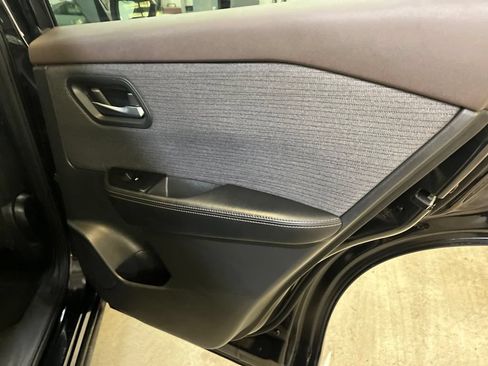 Used 2023 Nissan Rogue SV AWD/4WD image 27